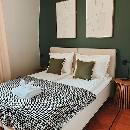 Space-style-luxury-360dgr Views-oid Town Apartamento Talin